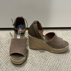 NWT Steve Madden Wedges